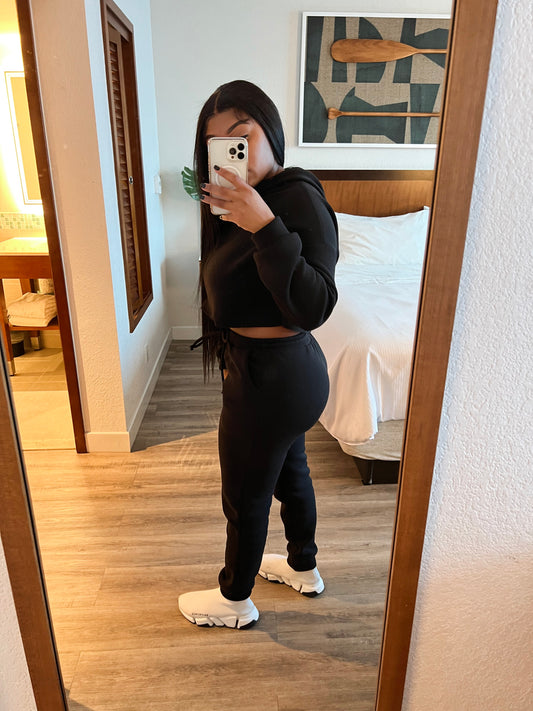 BASIC ESSENTIALS (BLK)